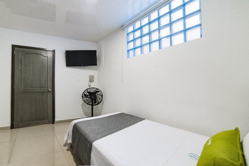 Ayenda 1121 Exito Hotel Pereira Bagian luar foto